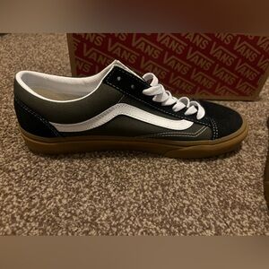 BRAND NEW Van’s Style 36